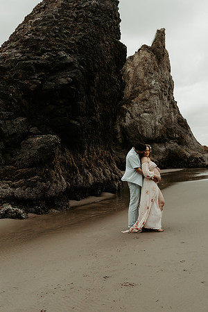 Brian-Veronica-Maternity-Photos-Arch-Cape-Oregon (27 of 51)