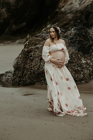 Brian-Veronica-Maternity-Photos-Arch-Cape-Oregon (30 of 51)