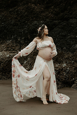 Brian-Veronica-Maternity-Photos-Arch-Cape-Oregon (33 of 51)