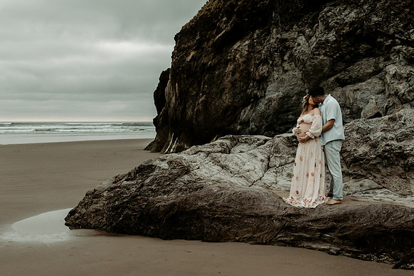 Brian-Veronica-Maternity-Photos-Arch-Cape-Oregon (37 of 51)