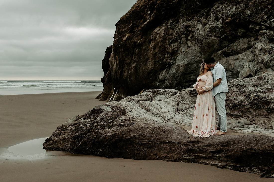Brian-Veronica-Maternity-Photos-Arch-Cape-Oregon (37 of 51)