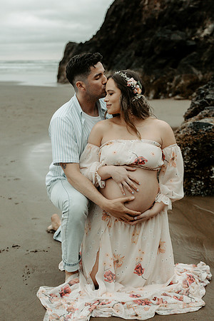Brian-Veronica-Maternity-Photos-Arch-Cape-Oregon (43 of 51)