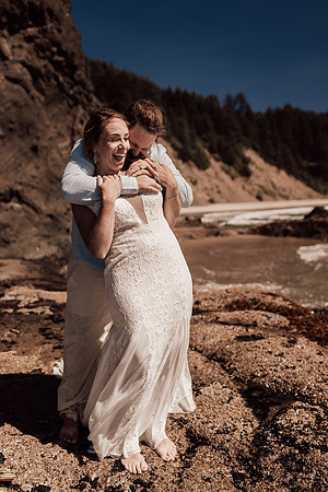 Ty-Sandy-lincoln-city-oregon-roads-end-elopement-photographer-2-5