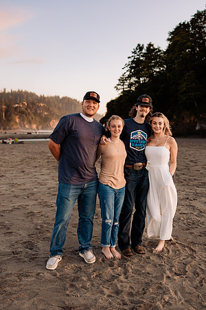 Kannon-Ashley-Surpise-Proposal-Rock-Neskowin-Oregon-Photos (13 of 94)