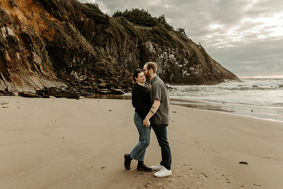 Taylor-lexis-Engagement-Photos-Fogarty-creek (18 of 46)