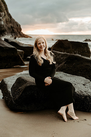 Katie-friendcation-Depoe-Bay-Oregon-Photos-2026 (22 of 41)