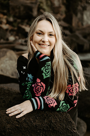 Katie-friendcation-Depoe-Bay-Oregon-Photos-2026 (32 of 41)