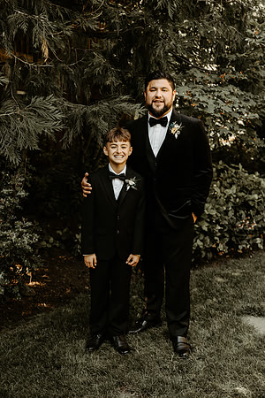 Briana-Natalio-Wedding-Scotts-Mills-Vineyard-oreg0n-Photos (4 of 17)