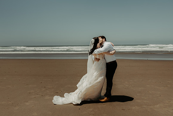 Patrick-Stella-Elopement-Photos-Lincoln-City (7 of 55)
