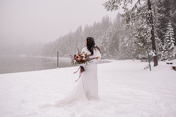 Tyler-Brittani-Lake-Priest-Idaho-Winter-Snow-Wedding-2021-03345