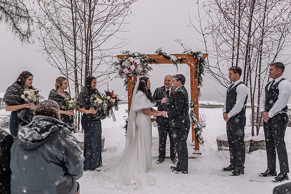 Tyler-Brittani-Lake-Priest-Idaho-Winter-Snow-Wedding-2021-04146
