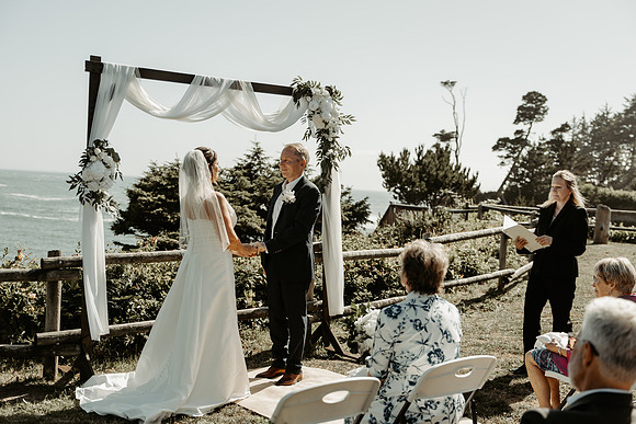 Scott-Valerie-Depoe-Bay-Intimate-Wedding-Photos (23 of 118)