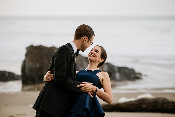 Alex-Danielle-Inn-Spanish-Head-Lincoln-City-oregon-wedding-0443
