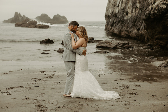 Kristi-Cory-Elopement-Seal-Rock-Waldport-oregon-Photos (12 of 23)