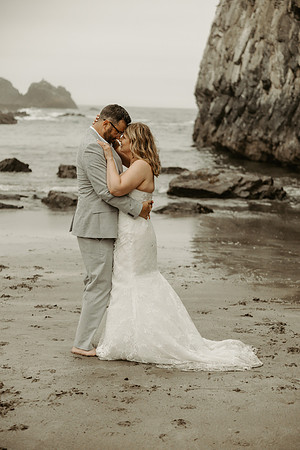 Kristi-Cory-Elopement-Seal-Rock-Waldport-oregon-Photos (13 of 23)