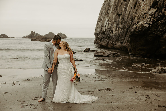 Kristi-Cory-Elopement-Seal-Rock-Waldport-oregon-Photos (19 of 23)