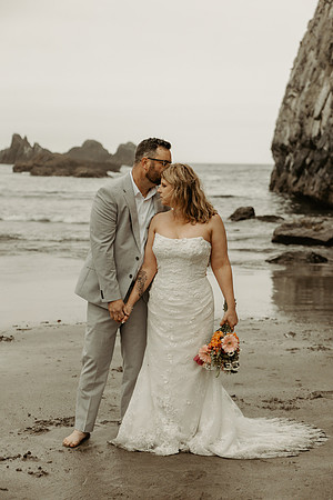 Kristi-Cory-Elopement-Seal-Rock-Waldport-oregon-Photos (20 of 23)