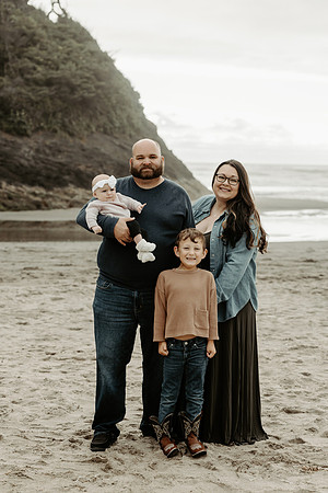Chelsea-Neskowin-Family-Photos-2026 (3 of 63)