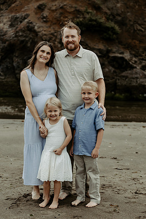 Zach-Family-Maternity-Session-Neskowin-Oregon-2026 (1 of 36) - Copy