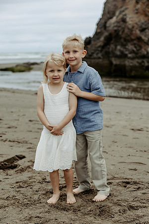 Zach-Family-Maternity-Session-Neskowin-Oregon-2026 (15 of 36)