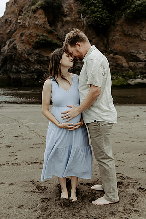Zach-Family-Maternity-Session-Neskowin-Oregon-2026 (20 of 36)