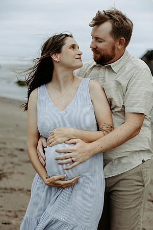 Zach-Family-Maternity-Session-Neskowin-Oregon-2026 (24 of 36)