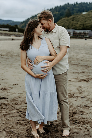 Zach-Family-Maternity-Session-Neskowin-Oregon-2026 (25 of 36)