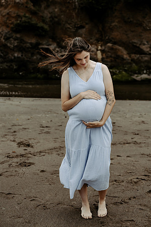 Zach-Family-Maternity-Session-Neskowin-Oregon-2026 (28 of 36)