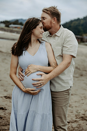 Zach-Family-Maternity-Session-Neskowin-Oregon-2026 (26 of 36)
