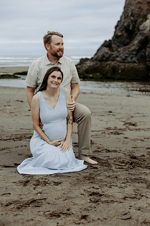 Zach-Family-Maternity-Session-Neskowin-Oregon-2026 (32 of 36)