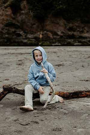 Zach-Family-Maternity-Session-Neskowin-Oregon-2026 (35 of 36)