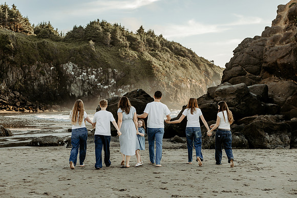 Natalie & Zach Family-Photos-Fogarty-Creek-Depoe-Bay-Oregon-2026 (9 of 71)