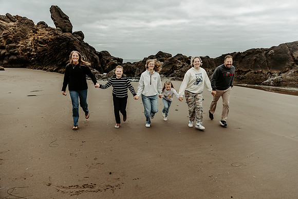 Georgiana- Family-Photos-Fogarty-Creek-Depoe-Bay-Oregon-2026 (61 of 108)