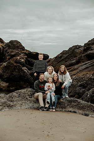 Georgiana- Family-Photos-Fogarty-Creek-Depoe-Bay-Oregon-2026 (63 of 108)