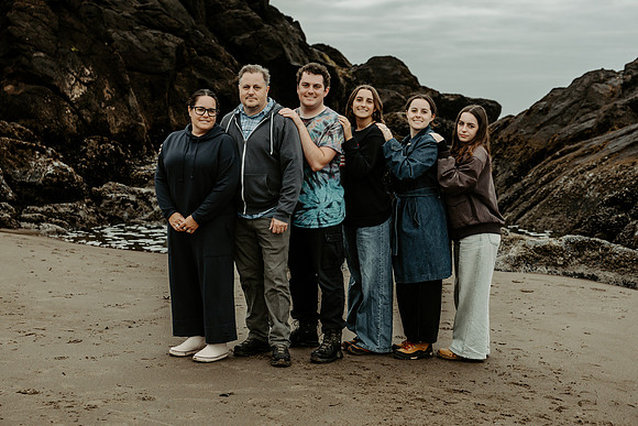 Georgiana- Family-Photos-Fogarty-Creek-Depoe-Bay-Oregon-2026 (75 of 108)