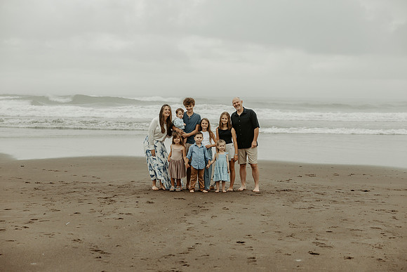 Amy-Family-Photos-Lincoln-City-Oregon-2026 (5 of 112)