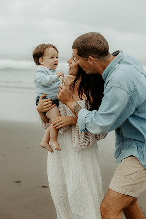 Amy-Family-Photos-Lincoln-City-Oregon-2026 (9 of 112)