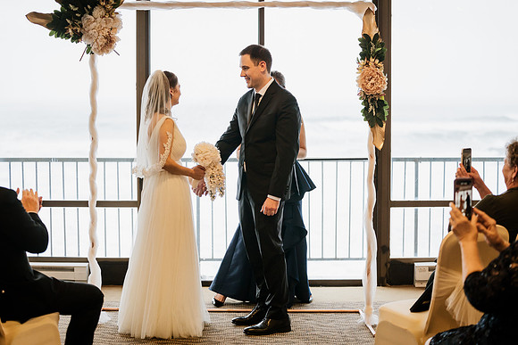 Alex-Danielle-Inn-Spanish-Head-Lincoln-City-oregon-wedding-0128