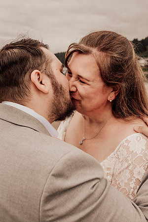 Jordan-Lainey-Roads-End-lincoln-City-oregon-airbnb-Elopement-photos-62