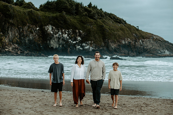 abby-family-photos-depoe-bay-oregon-2026 (10 of 42)