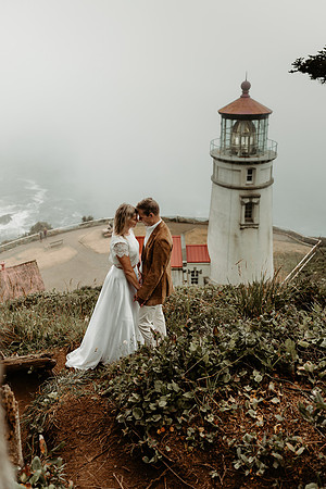 Krystal-Will-Heceta-Head-Lighthouse-Elopement-Oregon-Photos (23 of 13)