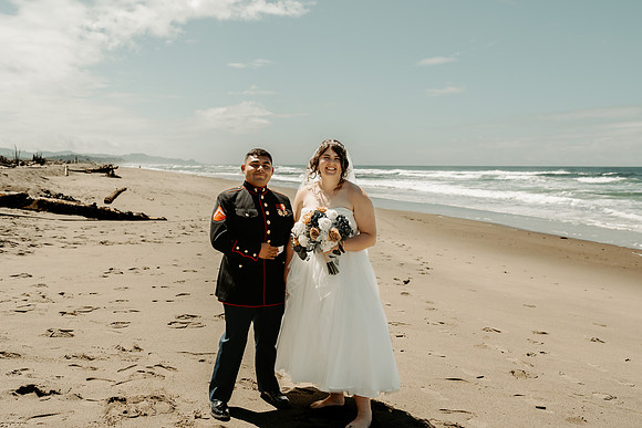 Adrian-Ellie-Inn-at-Spanish-Head-Wedding-Photos-Lincoln-City-Oregon (2 of 56)