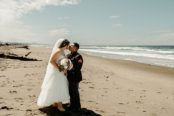 Adrian-Ellie-Inn-at-Spanish-Head-Wedding-Photos-Lincoln-City-Oregon (3 of 56)
