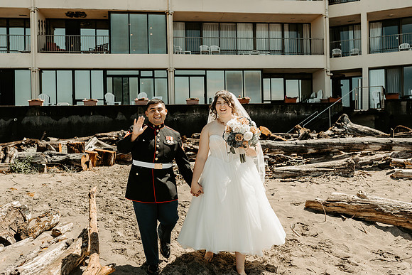 Adrian-Ellie-Inn-at-Spanish-Head-Wedding-Photos-Lincoln-City-Oregon (1 of 56)