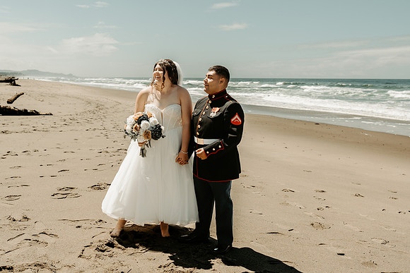 Adrian-Ellie-Inn-at-Spanish-Head-Wedding-Photos-Lincoln-City-Oregon (5 of 56)