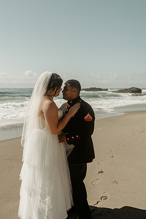 Adrian-Ellie-Inn-at-Spanish-Head-Wedding-Photos-Lincoln-City-Oregon (9 of 56)