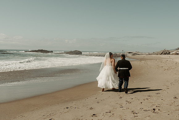 Adrian-Ellie-Inn-at-Spanish-Head-Wedding-Photos-Lincoln-City-Oregon (18 of 56)
