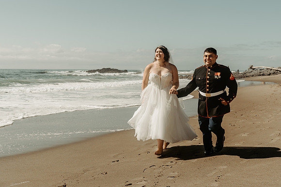 Adrian-Ellie-Inn-at-Spanish-Head-Wedding-Photos-Lincoln-City-Oregon (19 of 56)