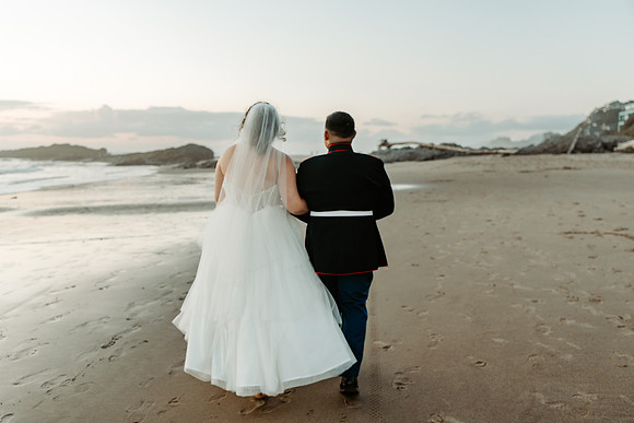 Adrian-Ellie-Inn-at-Spanish-Head-Wedding-Photos-Lincoln-City-Oregon (25 of 56)