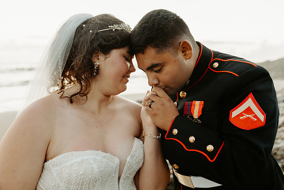 Adrian-Ellie-Inn-at-Spanish-Head-Wedding-Photos-Lincoln-City-Oregon (28 of 56)